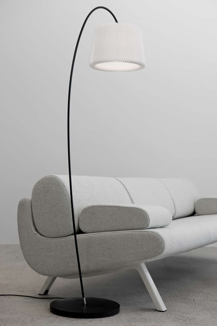Moderne design staande lamp en klassieke touch